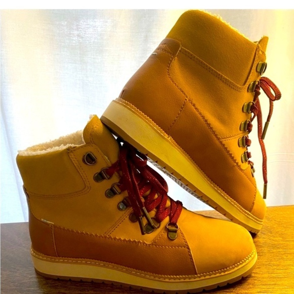 Toms Yellow Lace-Up Winter Boots with Red Laces